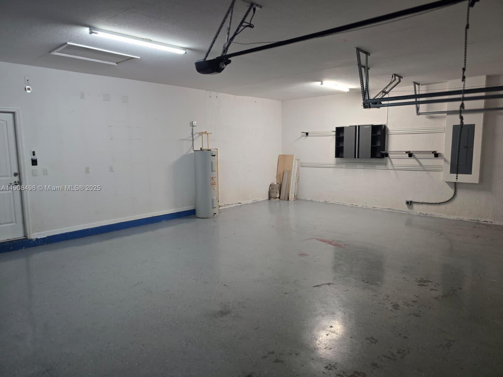 ESTATE MANSIONS 1ST ADDN - Residential