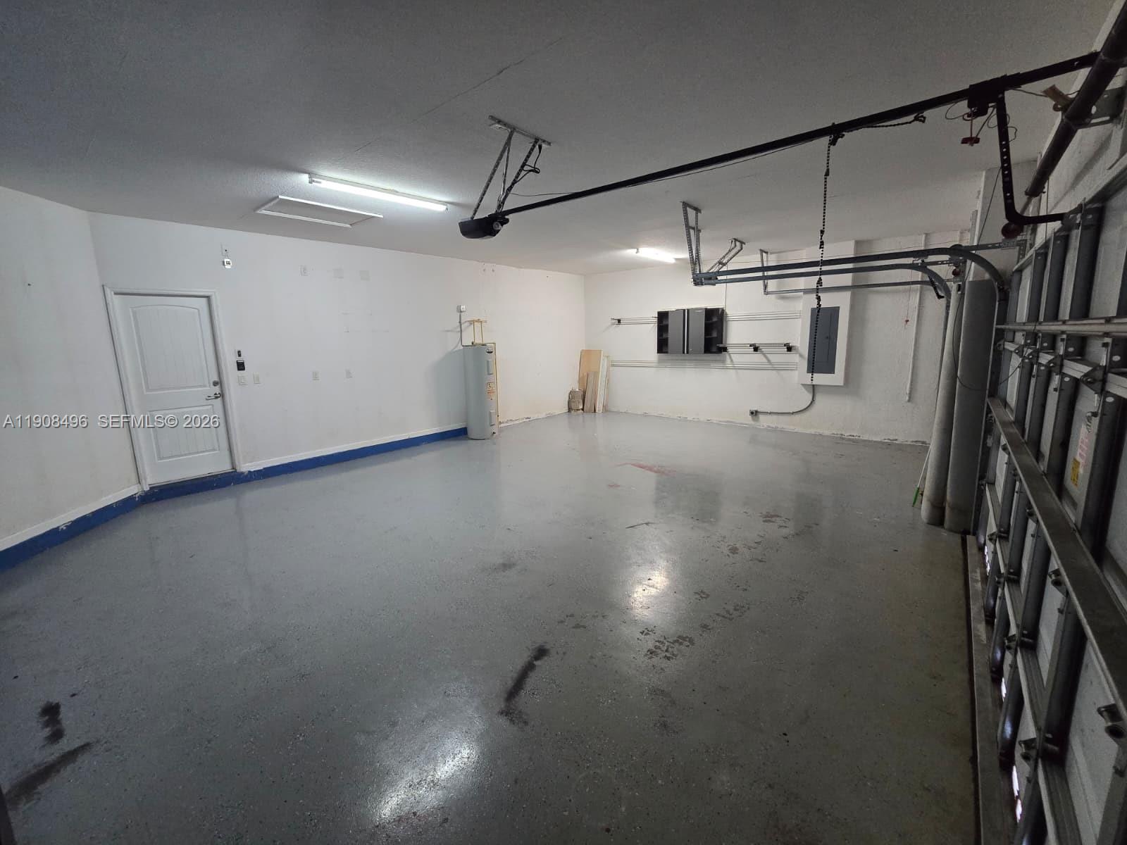 ESTATE MANSIONS 1ST ADDN - Residential