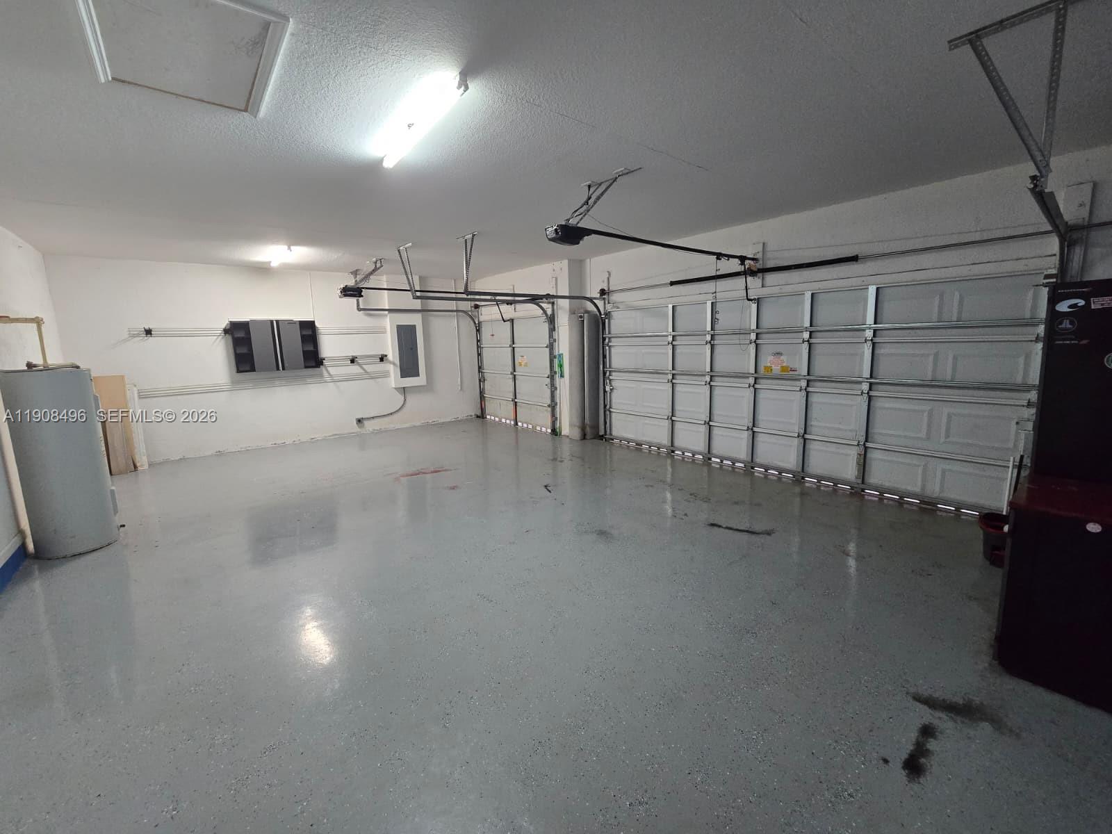 ESTATE MANSIONS 1ST ADDN - Residential