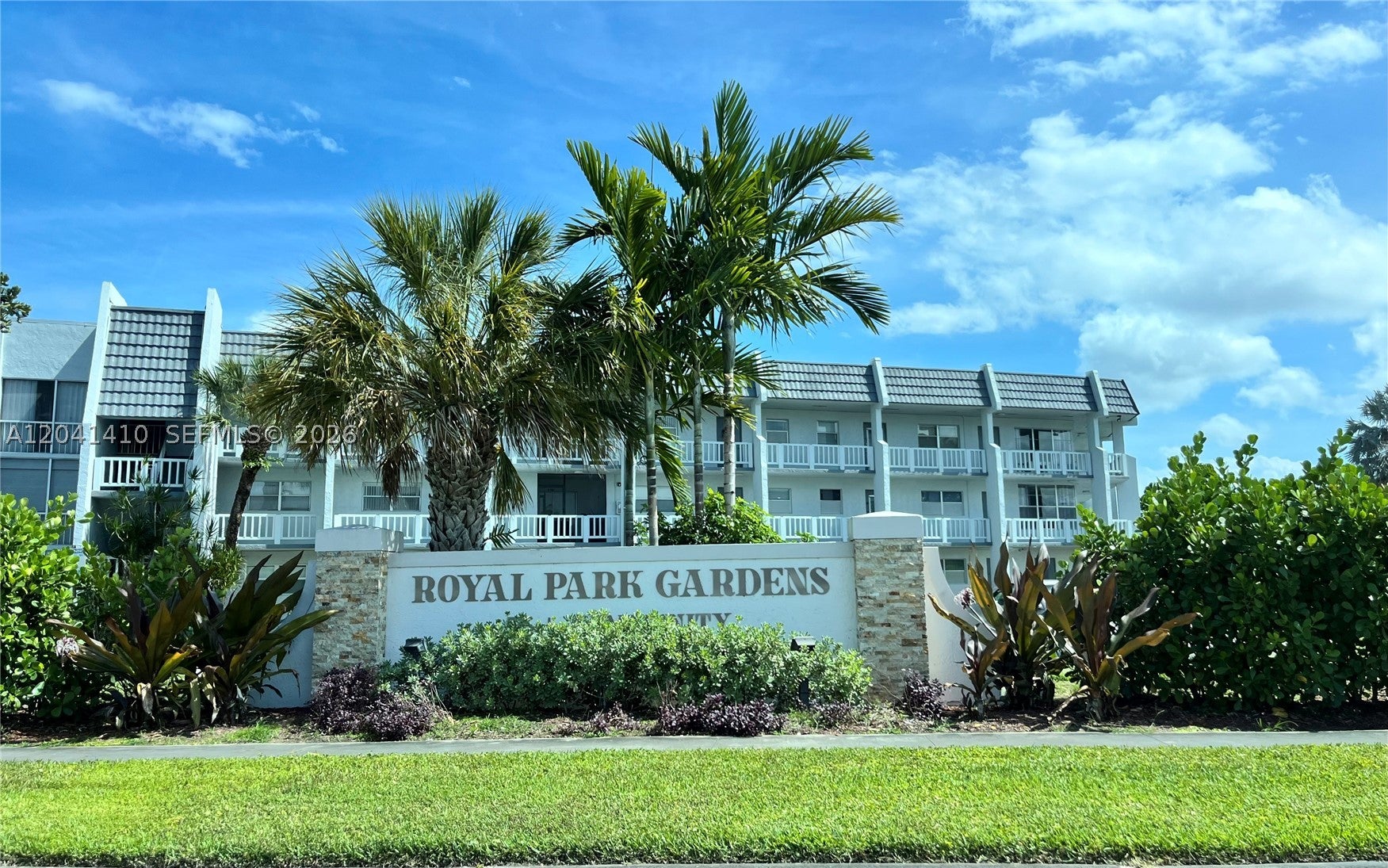 6550 Royal Palm Blvd
