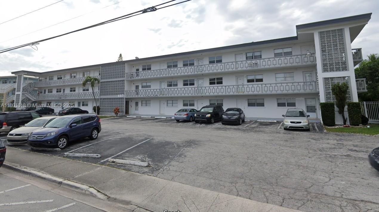 467 Golden Isles Dr 307, Hallandale Beach, Broward County, Florida - 1 Bedrooms  
1 Bathrooms - 