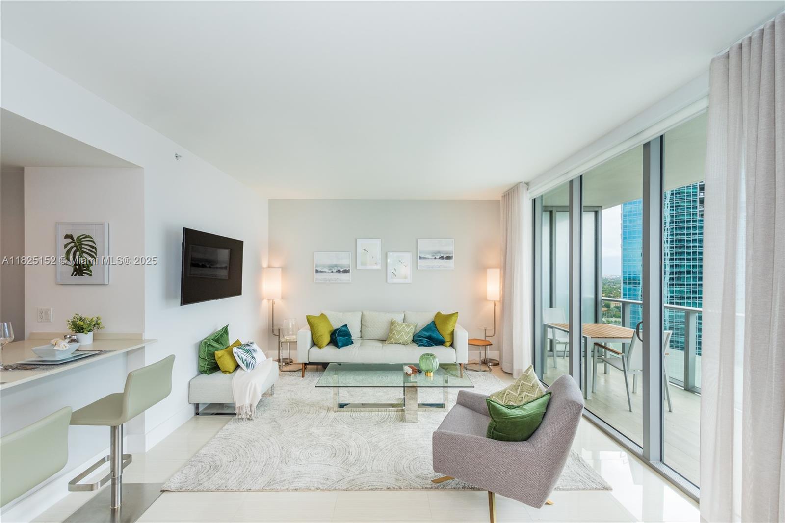 Pristine fully furnished 1 bedroom + Den 1.5 baths at BrickellHouse. Excellent location for walking to restaurants
and night life, 1 queen beds, 2 flat screen TV, washer/dryer, lots of closet space, blackout window shades, nice
spacious balcony, great amenities, 2 pools, spa, gym, sauna, steam room, clubroom, 24 hrs concierge, valet
parking, basic cable, high speed internet and water included in the rent.