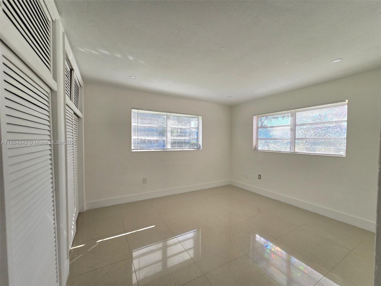 VILLAGE AT DADELAND CONDO - Residential