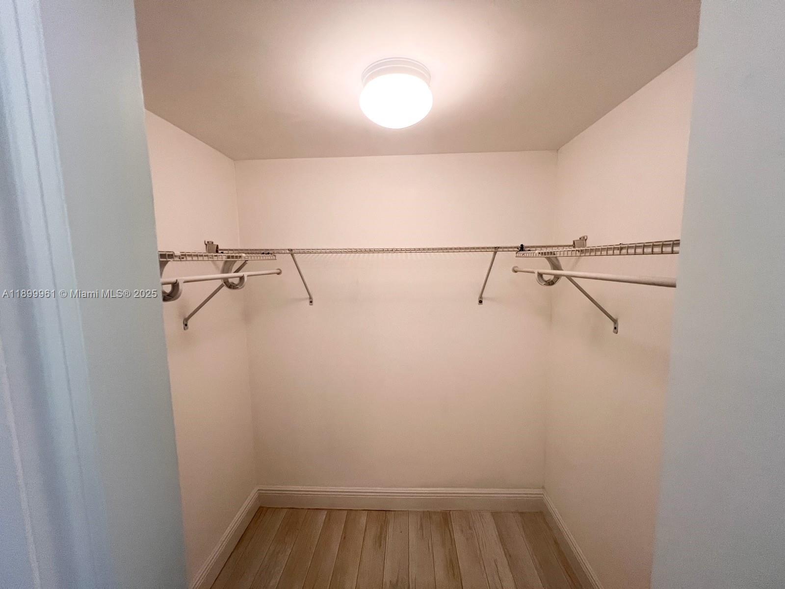 LAKEWOOD ON THE GREEN CON - Residential Lease