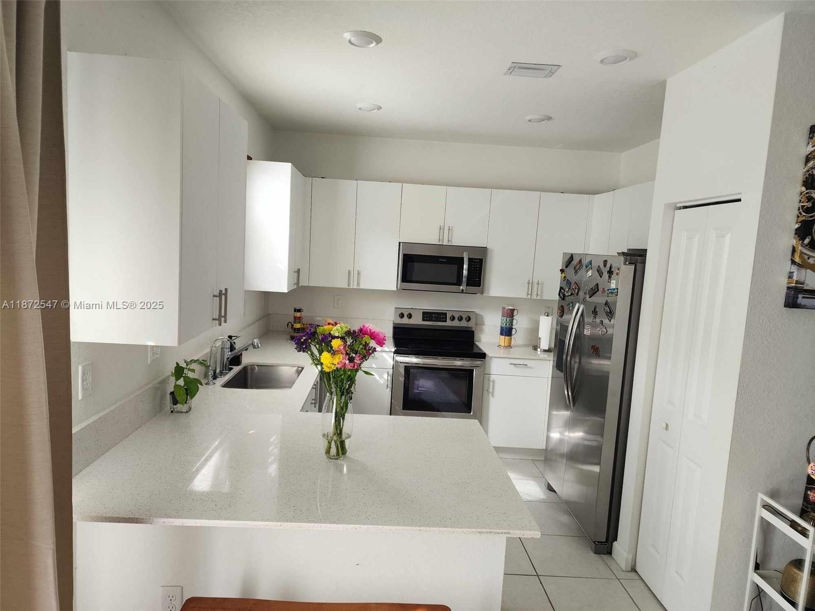 KENDALL ASSEMBLAGE - Residential