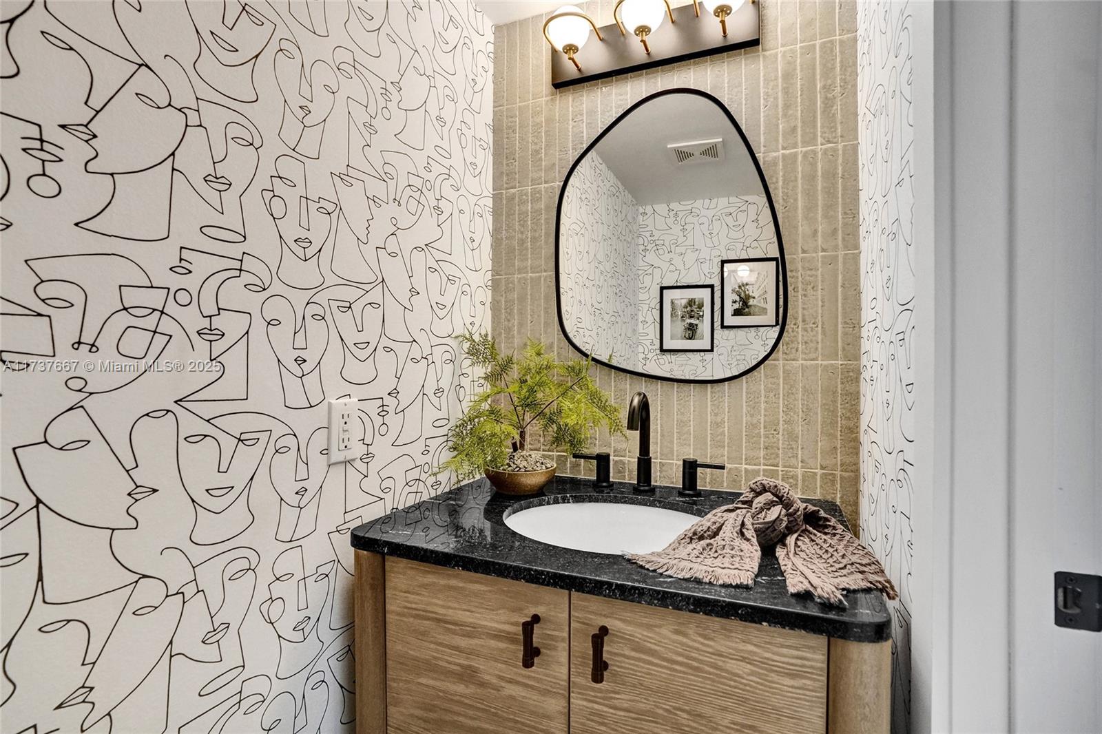 TOWNHOUSES AT HARBOR BEAC - Residential