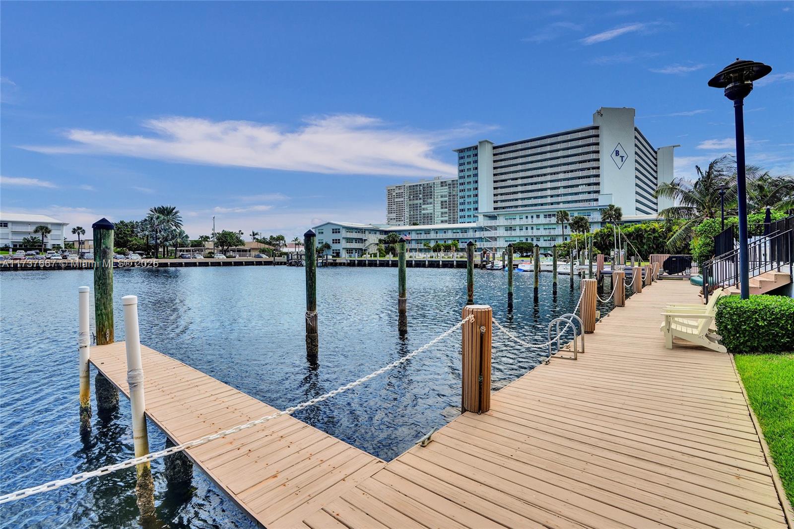 TOWNHOUSES AT HARBOR BEAC - Residential