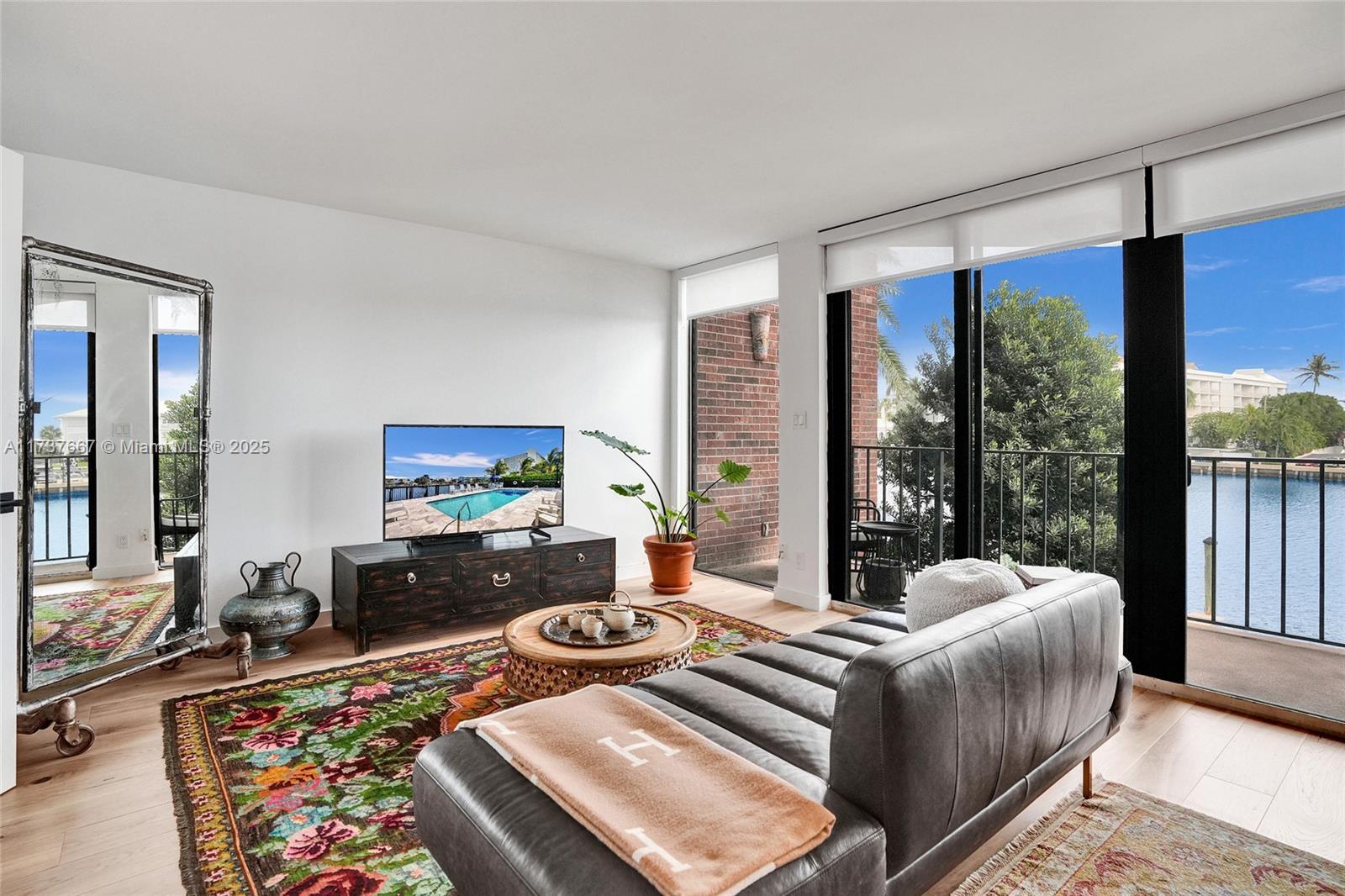 TOWNHOUSES AT HARBOR BEAC - Residential