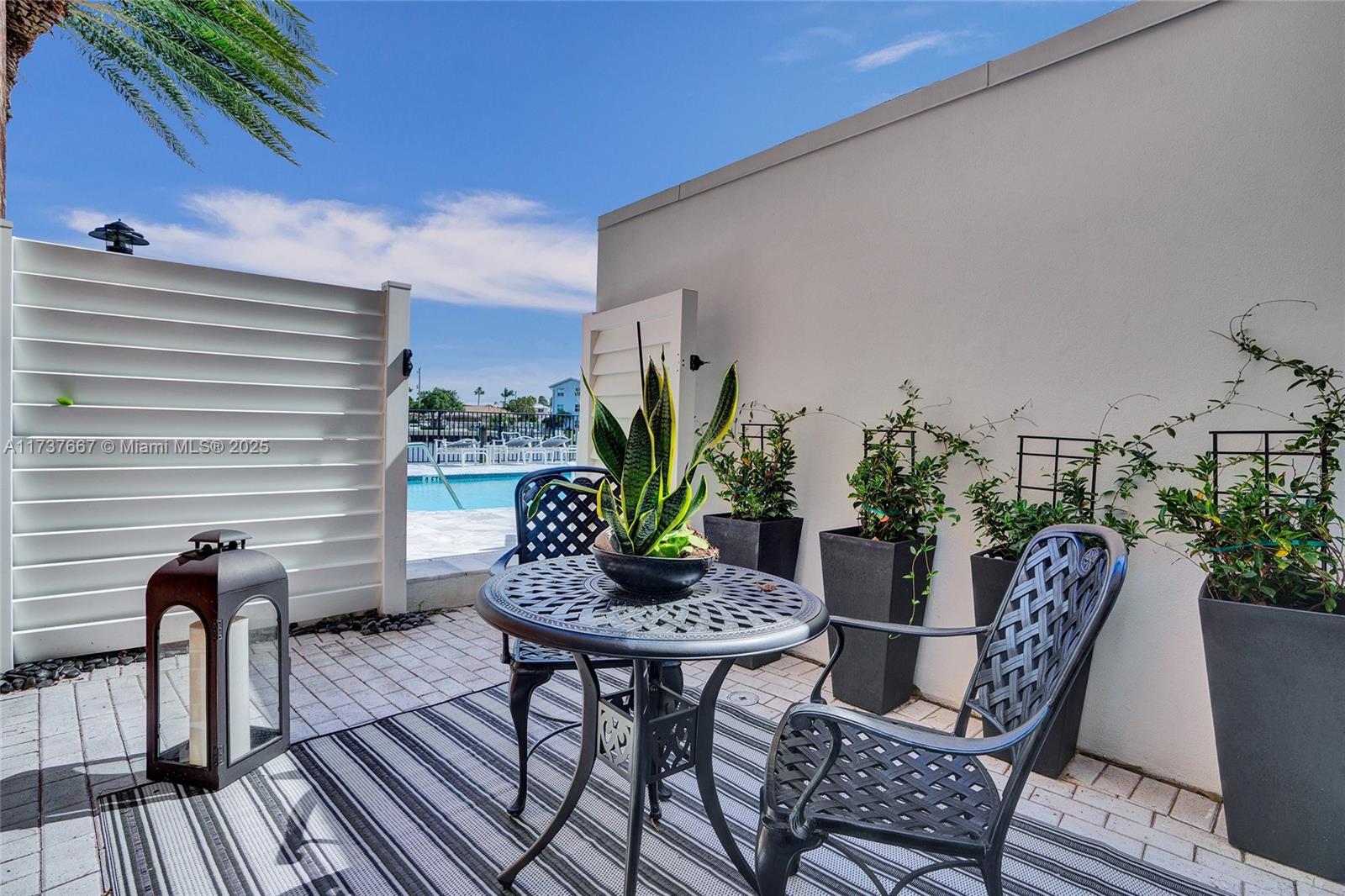 TOWNHOUSES AT HARBOR BEAC - Residential