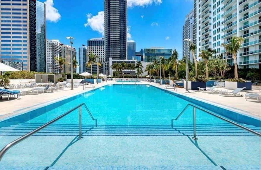 GREAT UNIT 1 bedroom/1 bath condo at The Plaza on Brickell. The unit faces the city view. Stainless steel appliances, ceramic tile in the kitchen and wood in the living room and bedroom. Amenities include two swimming pools, hot tub, fitness center, steam room, 24-hour concierge/valet, business center, theater, and club room. Kindly review broker remarks for instructions.