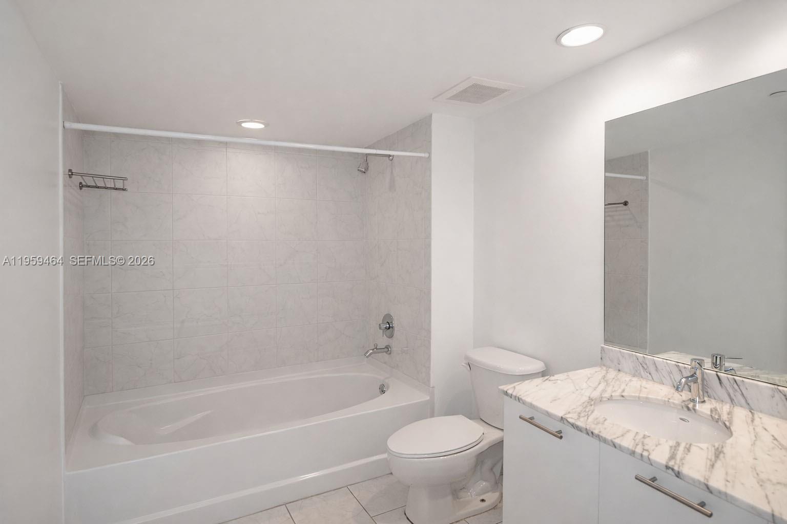 THE PLAZA 901 BRICKELL CO - Residential Lease