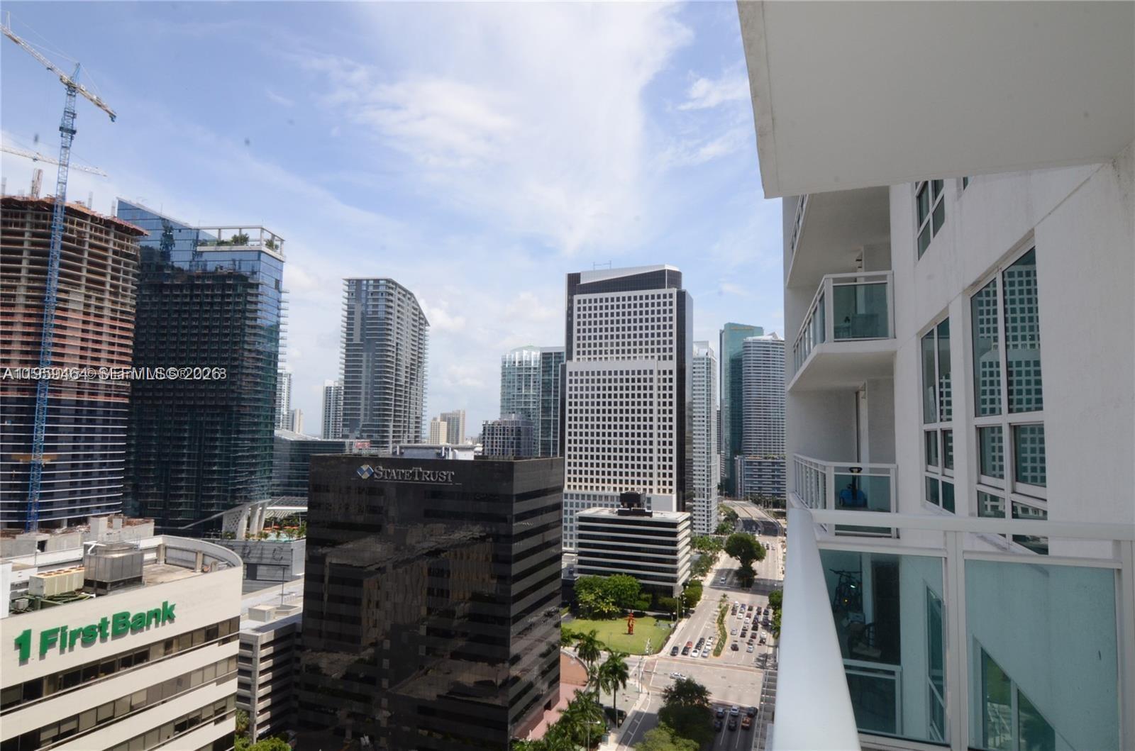 THE PLAZA 901 BRICKELL CO - Residential Lease