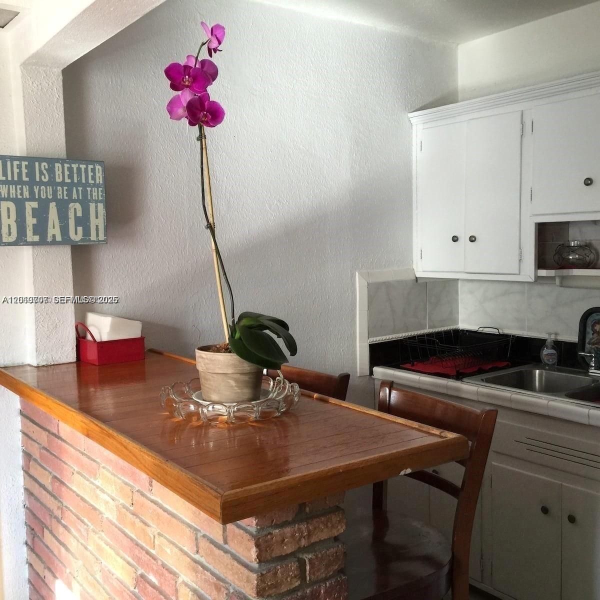 HOLLYWOOD TERRACE - Residential