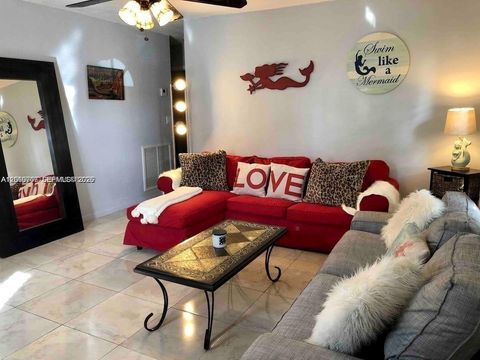 2411 Hayes St Hollywood FL 33020
