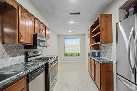 Single Family Residence in Sunrise FL 8361 21st Ct 25.jpg