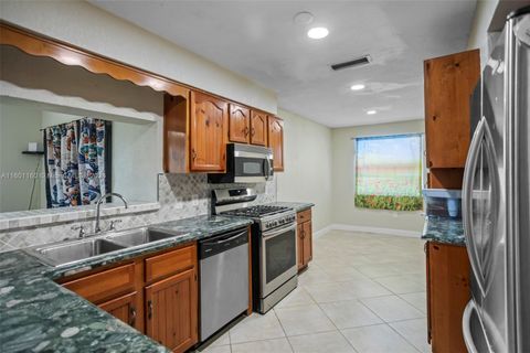 Single Family Residence in Sunrise FL 8361 21st Ct 24.jpg