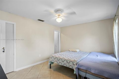 Single Family Residence in Sunrise FL 8361 21st Ct 18.jpg