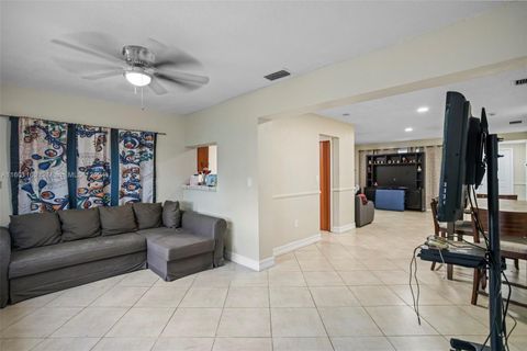 Single Family Residence in Sunrise FL 8361 21st Ct 16.jpg