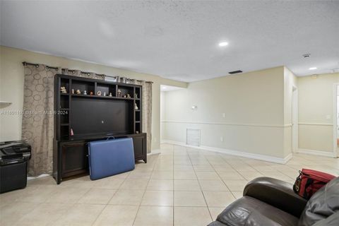 Single Family Residence in Sunrise FL 8361 21st Ct 5.jpg