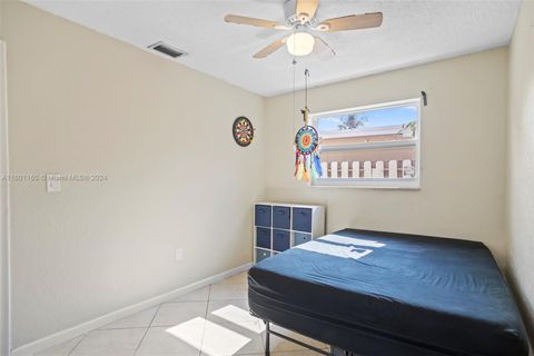 Single Family Residence in Sunrise FL 8361 21st Ct 30.jpg