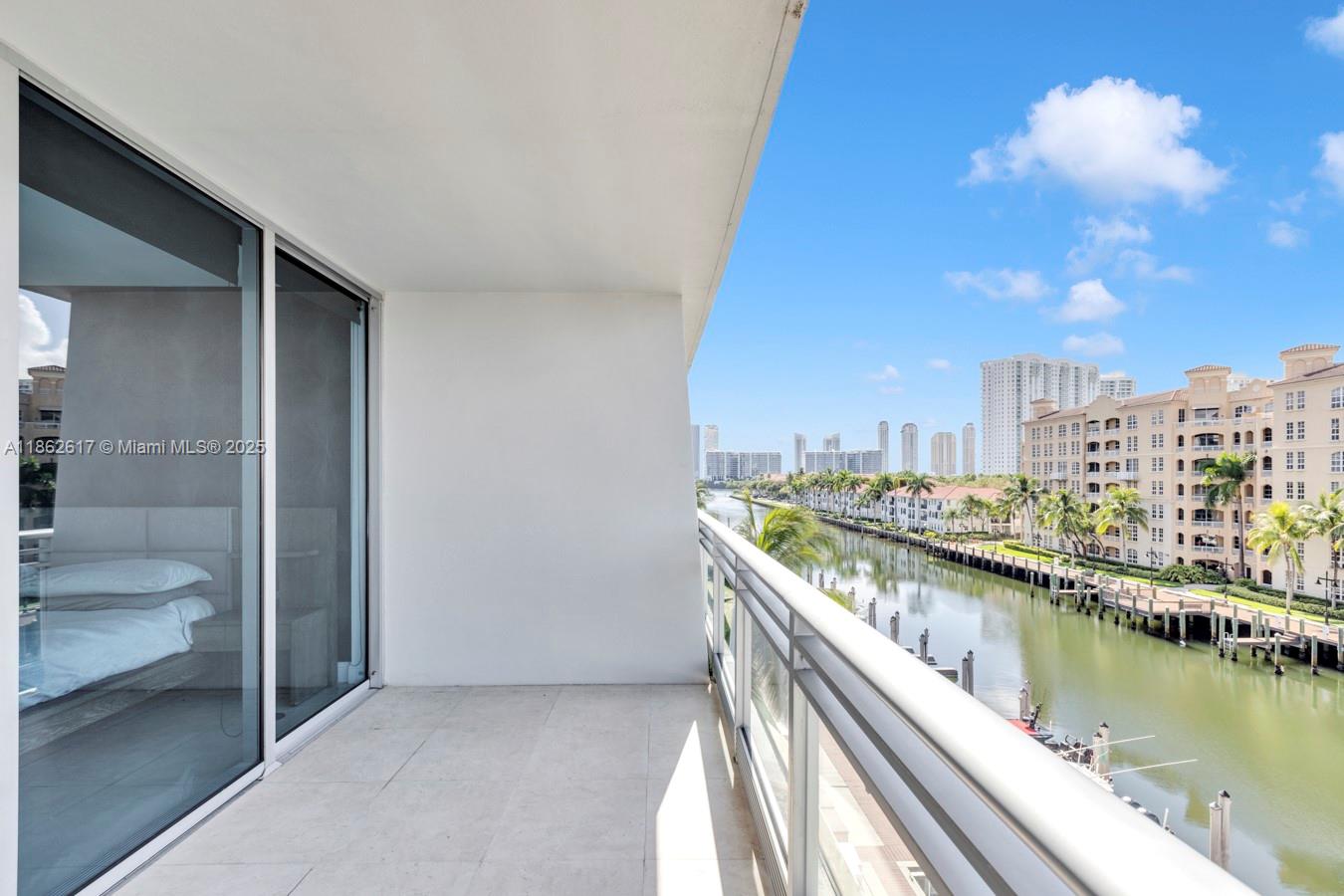 ARTECH RESIDENCES - Residential