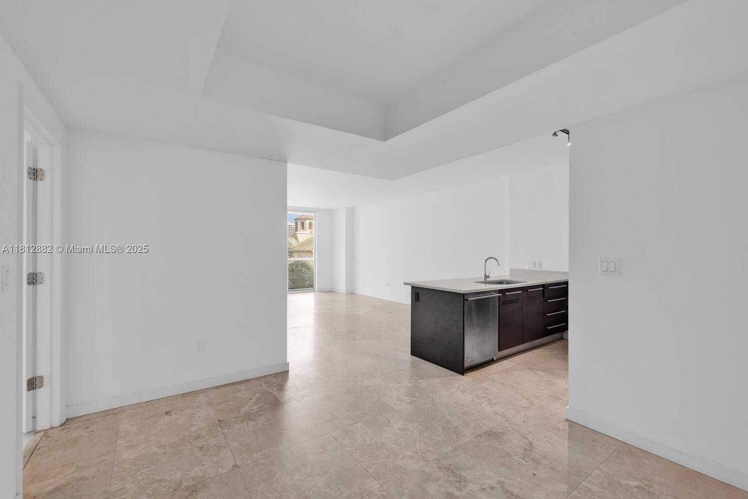 500 Brickell Ave 400
