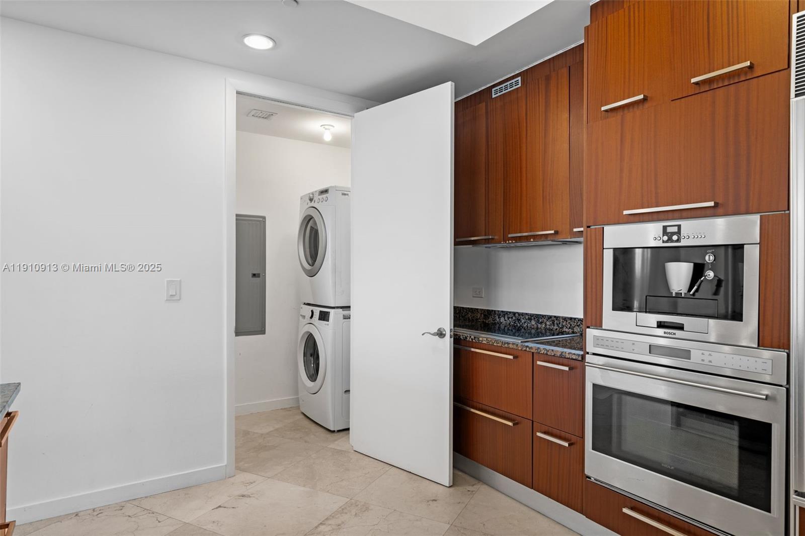 TDR TOWER I CONDO - Residential Lease