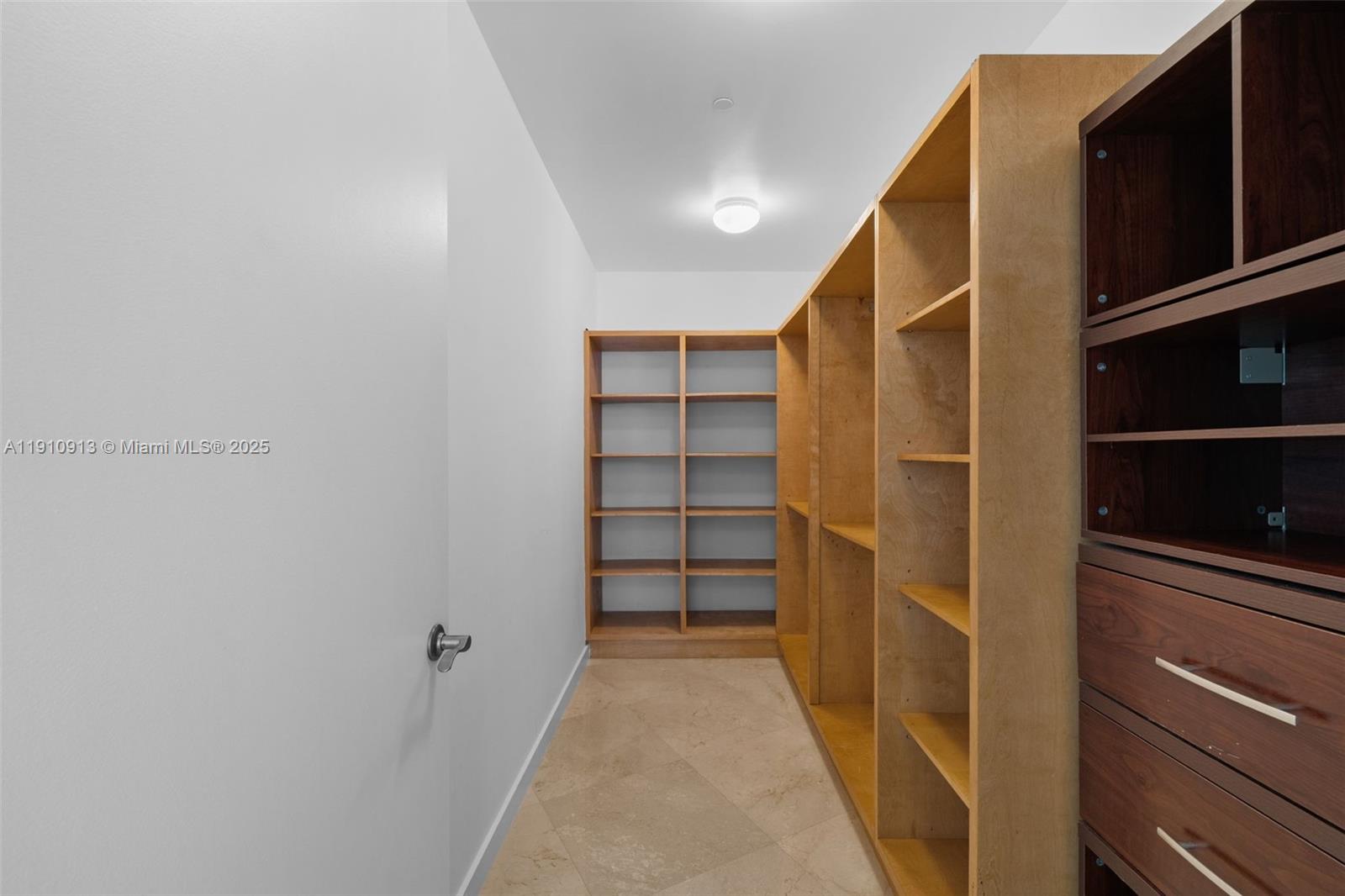 TDR TOWER I CONDO - Residential Lease