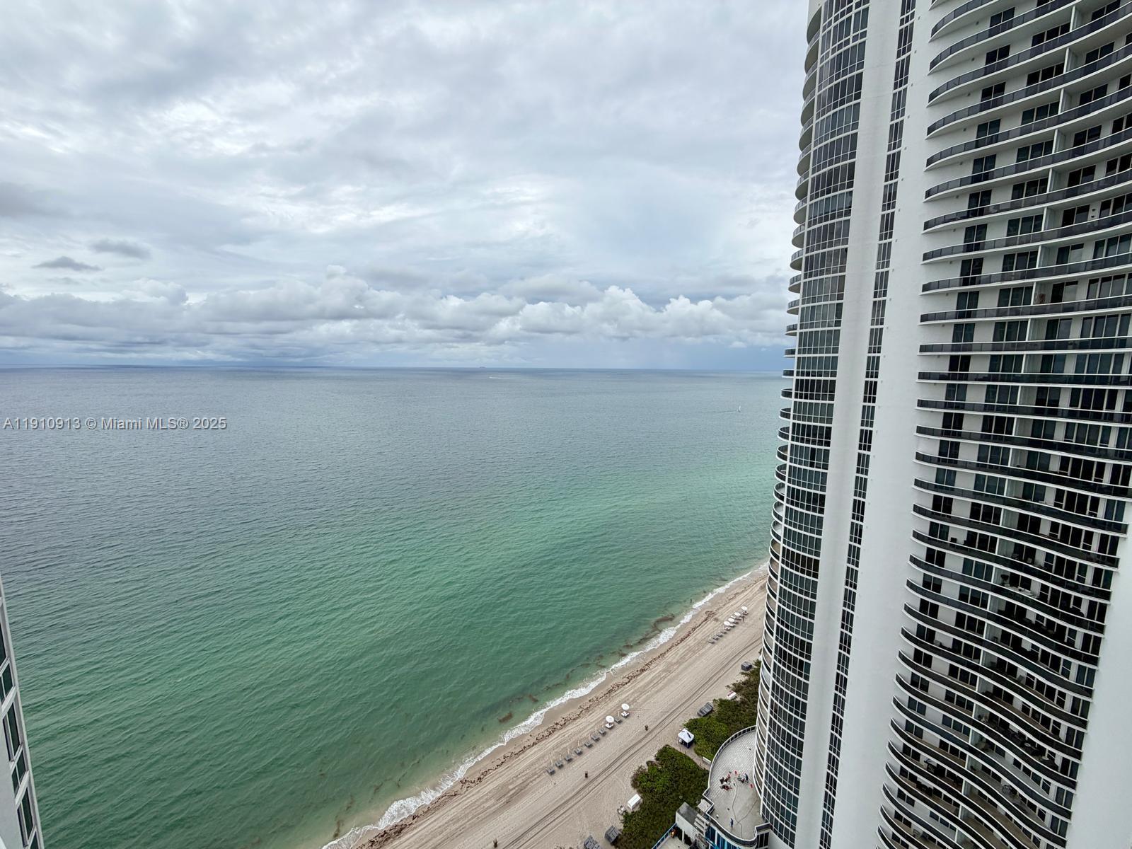 TDR TOWER I CONDO - Residential Lease