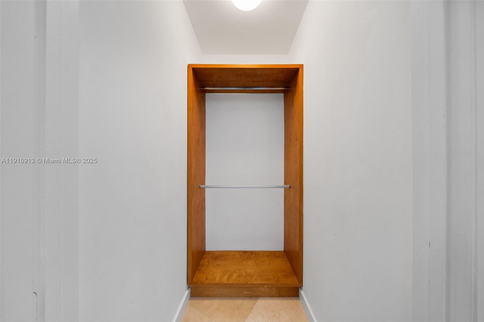 TDR TOWER I CONDO - Residential Lease