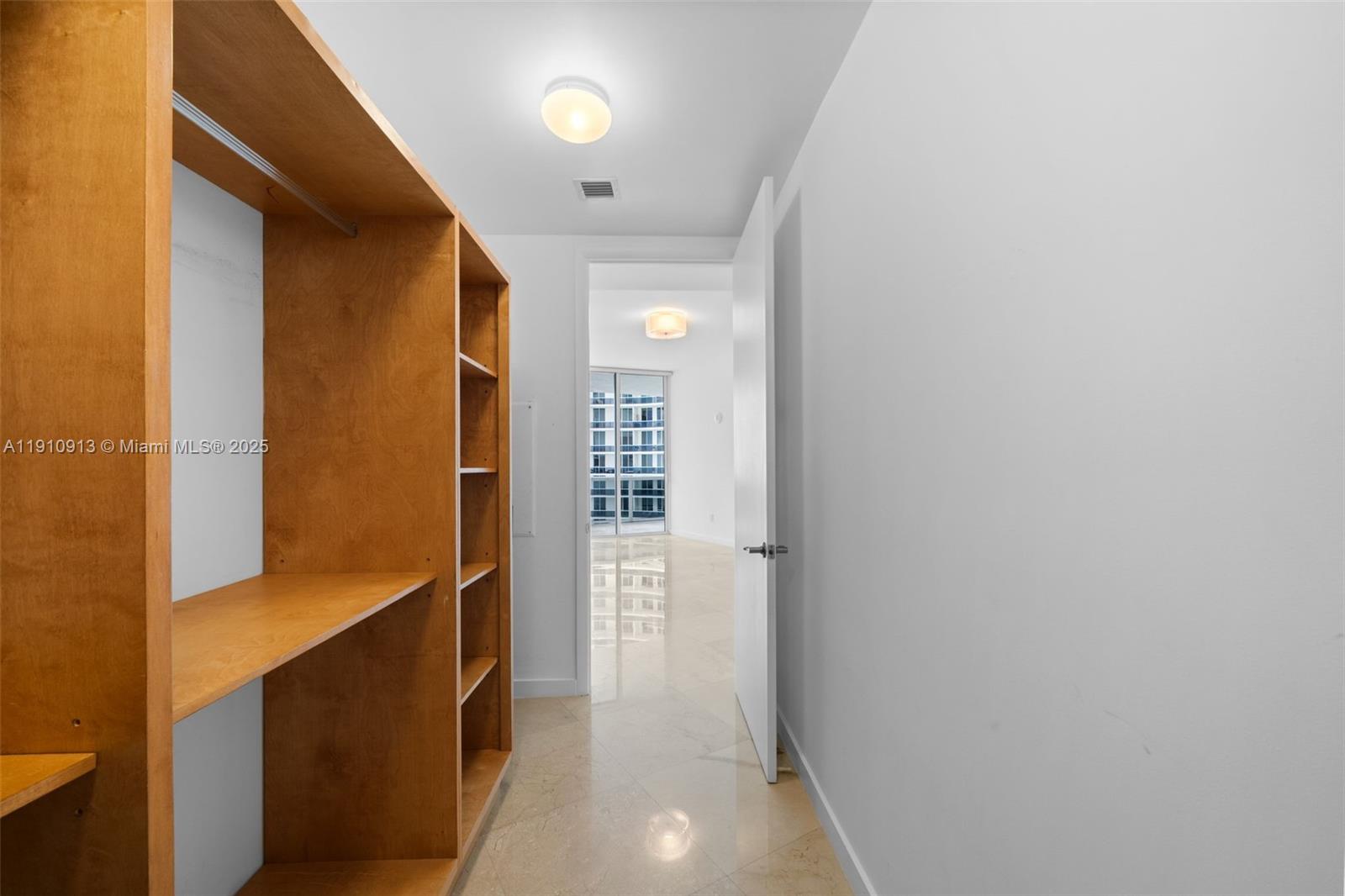 TDR TOWER I CONDO - Residential Lease