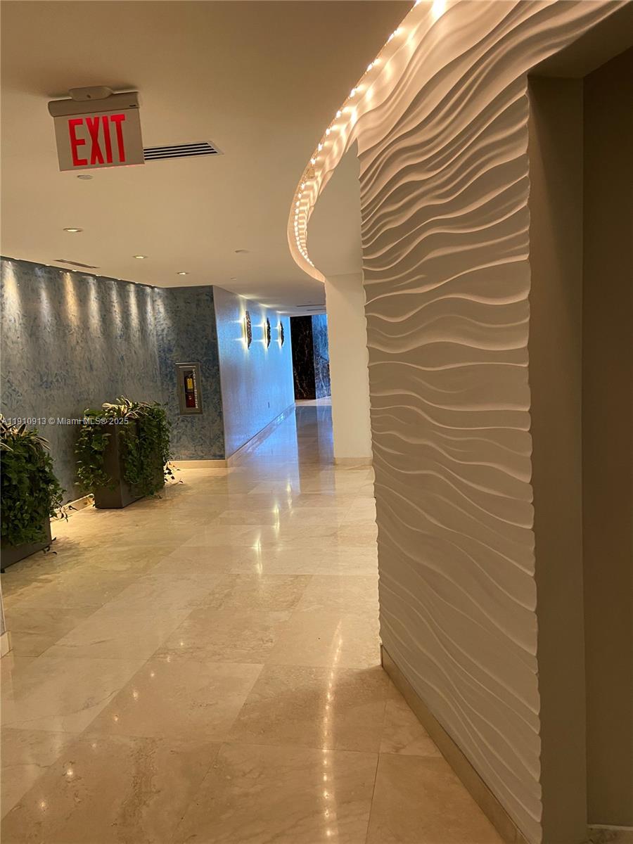 TDR TOWER I CONDO - Residential Lease