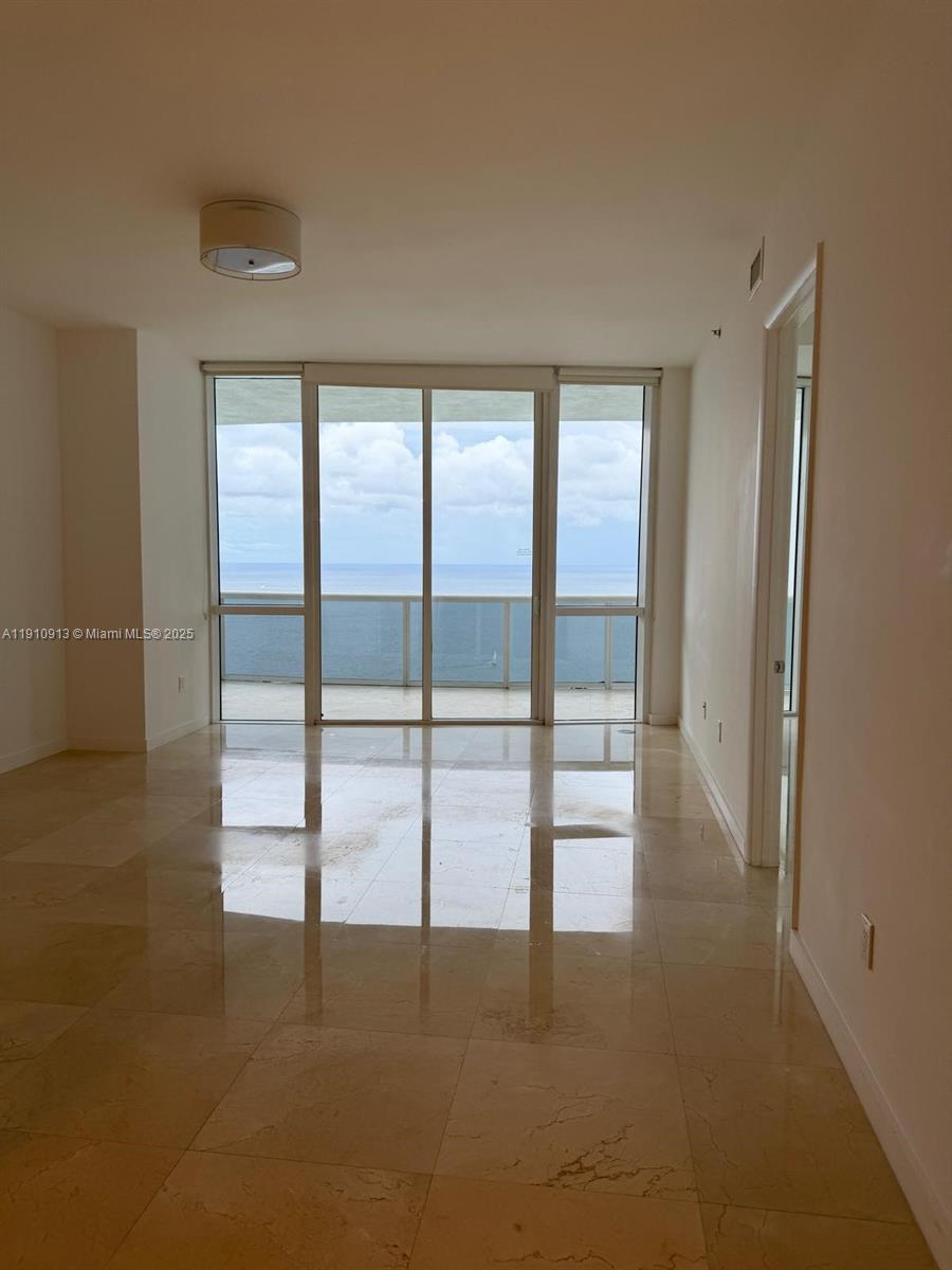 TDR TOWER I CONDO - Residential Lease