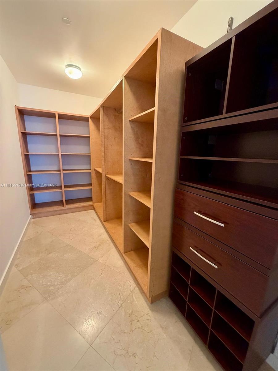 TDR TOWER I CONDO - Residential Lease