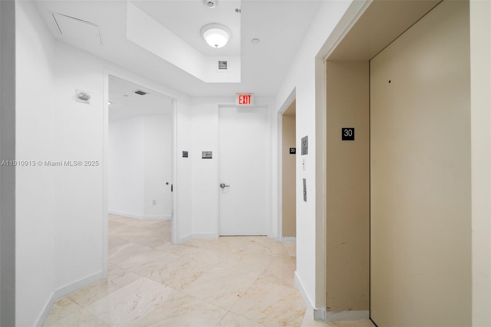 TDR TOWER I CONDO - Residential Lease