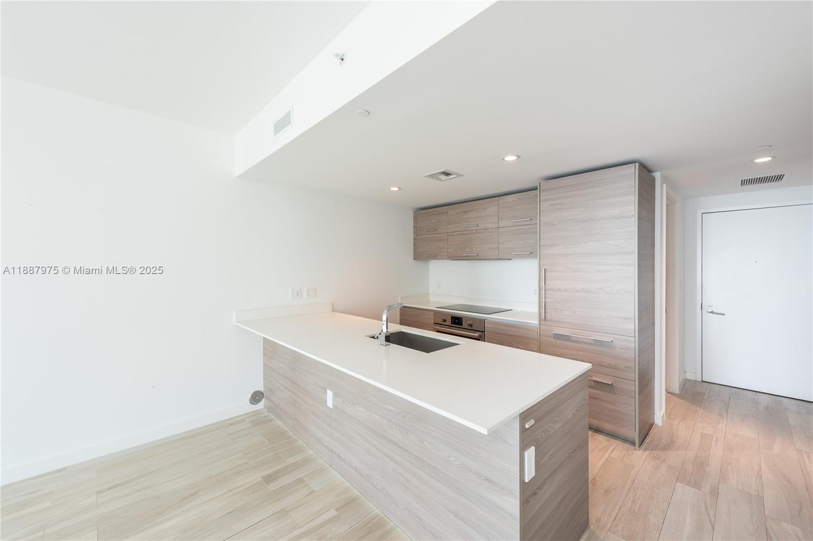 1300 S MIAMI AVENUE CONDO - Residential