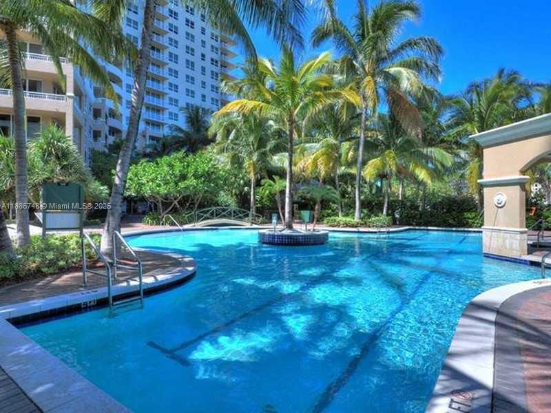 TURNBERRY ON THE GREEN CO - Residential