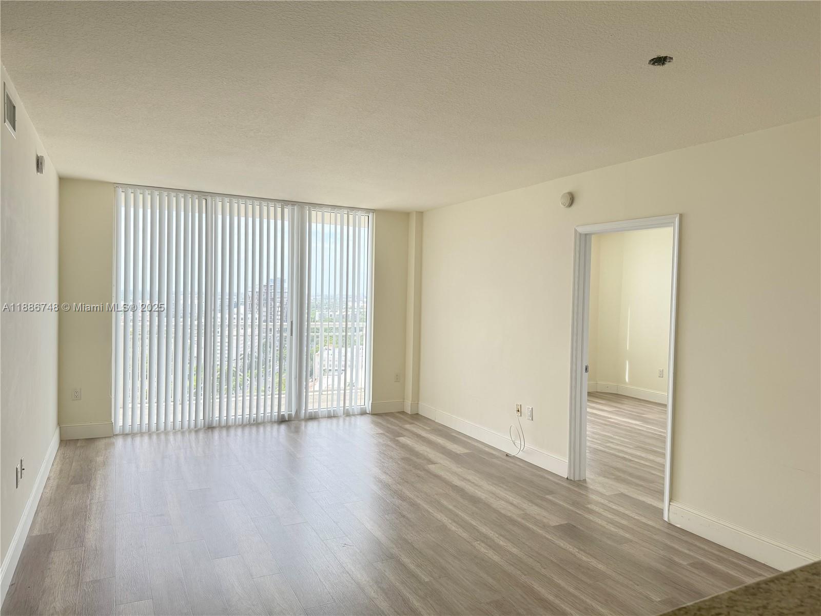 TURNBERRY ON THE GREEN CO - Residential