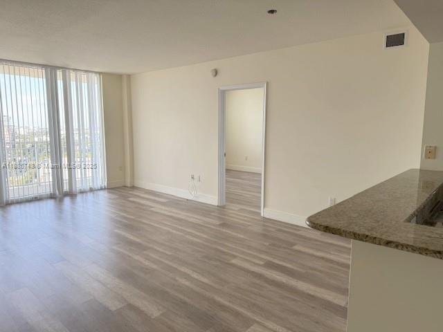 TURNBERRY ON THE GREEN CO - Residential