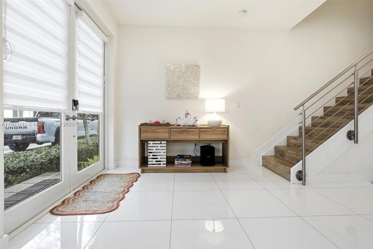 LANDMARK AT DORAL CENTRAL - Residential Lease