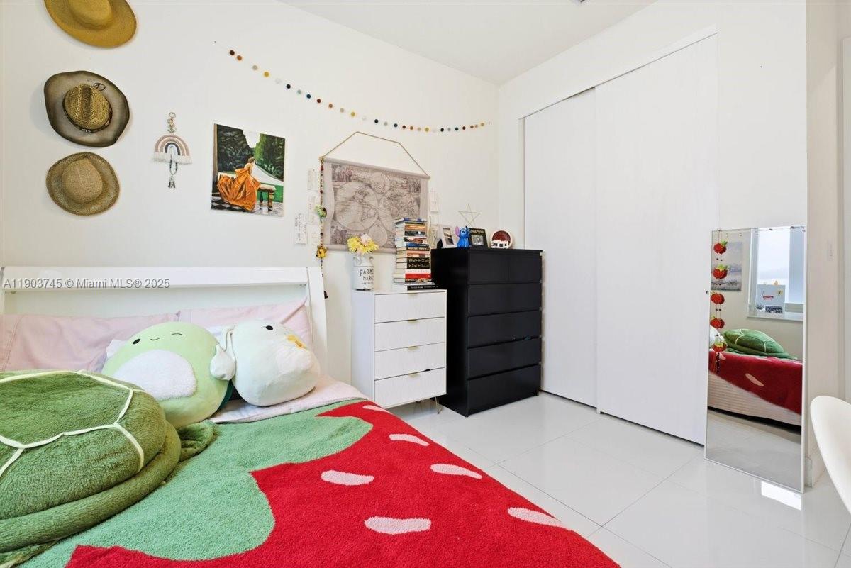 LANDMARK AT DORAL CENTRAL - Residential Lease