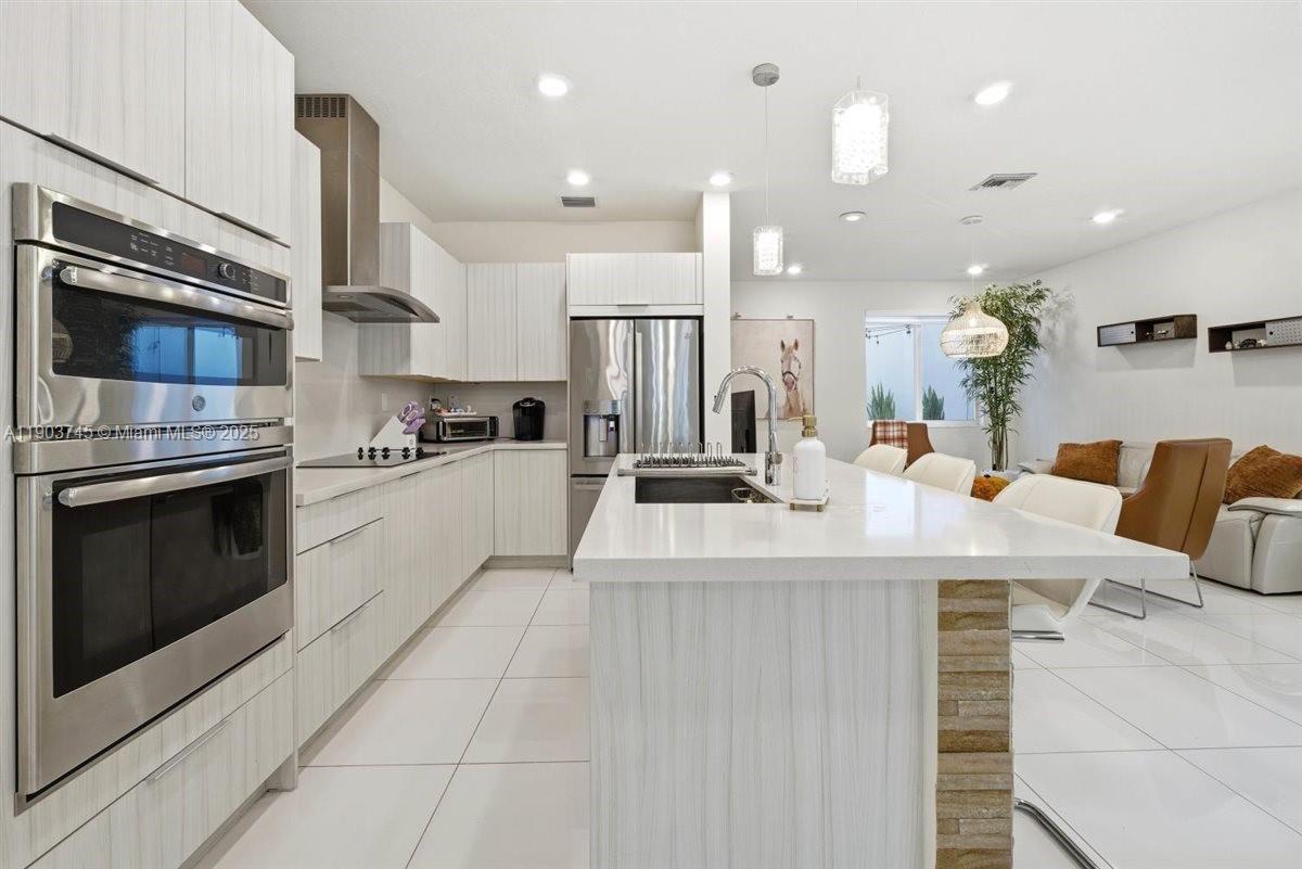 LANDMARK AT DORAL CENTRAL - Residential Lease