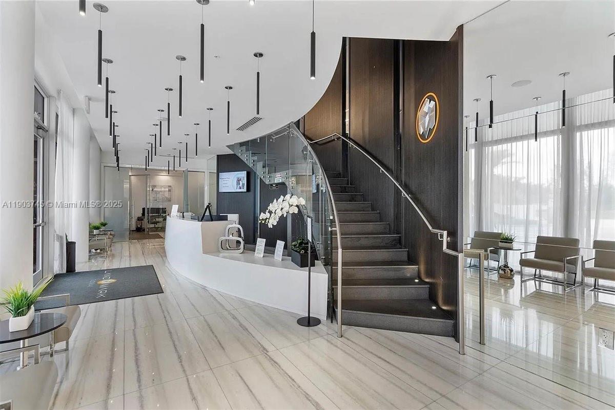 LANDMARK AT DORAL CENTRAL - Residential Lease