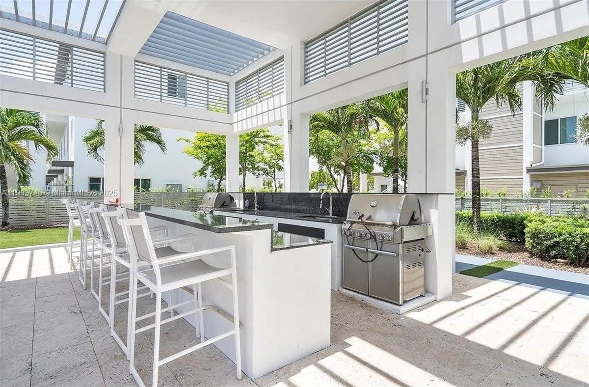 LANDMARK AT DORAL CENTRAL - Residential Lease