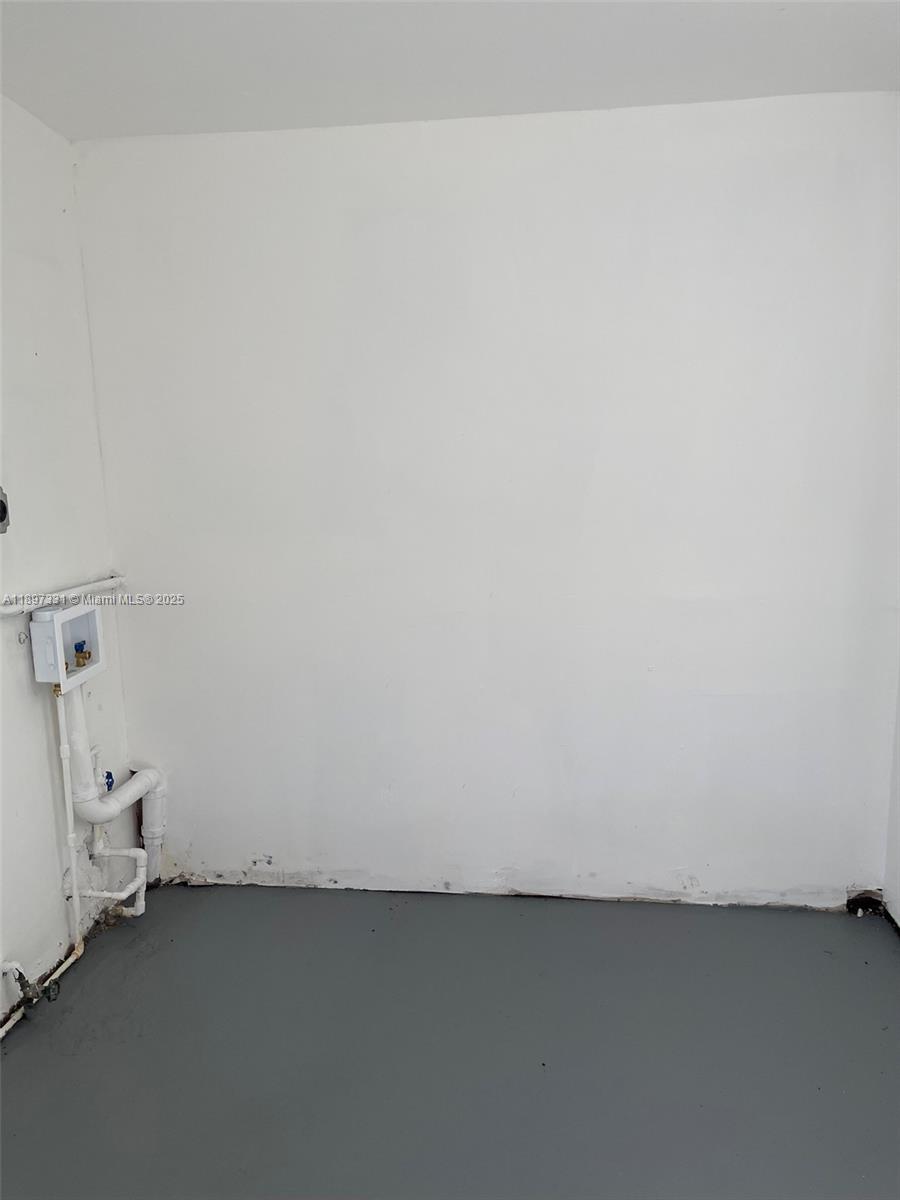 HOLLYWOOD - Residential Lease