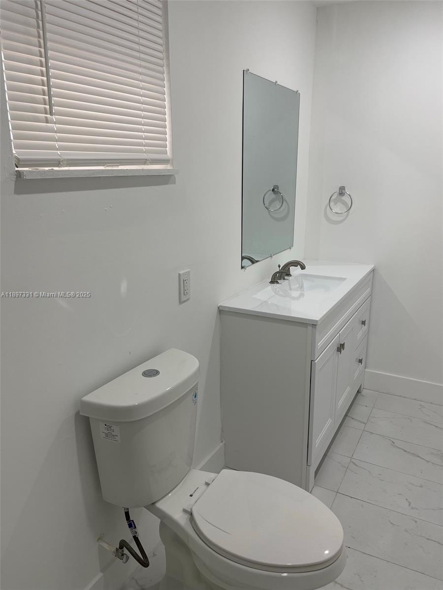 HOLLYWOOD - Residential Lease