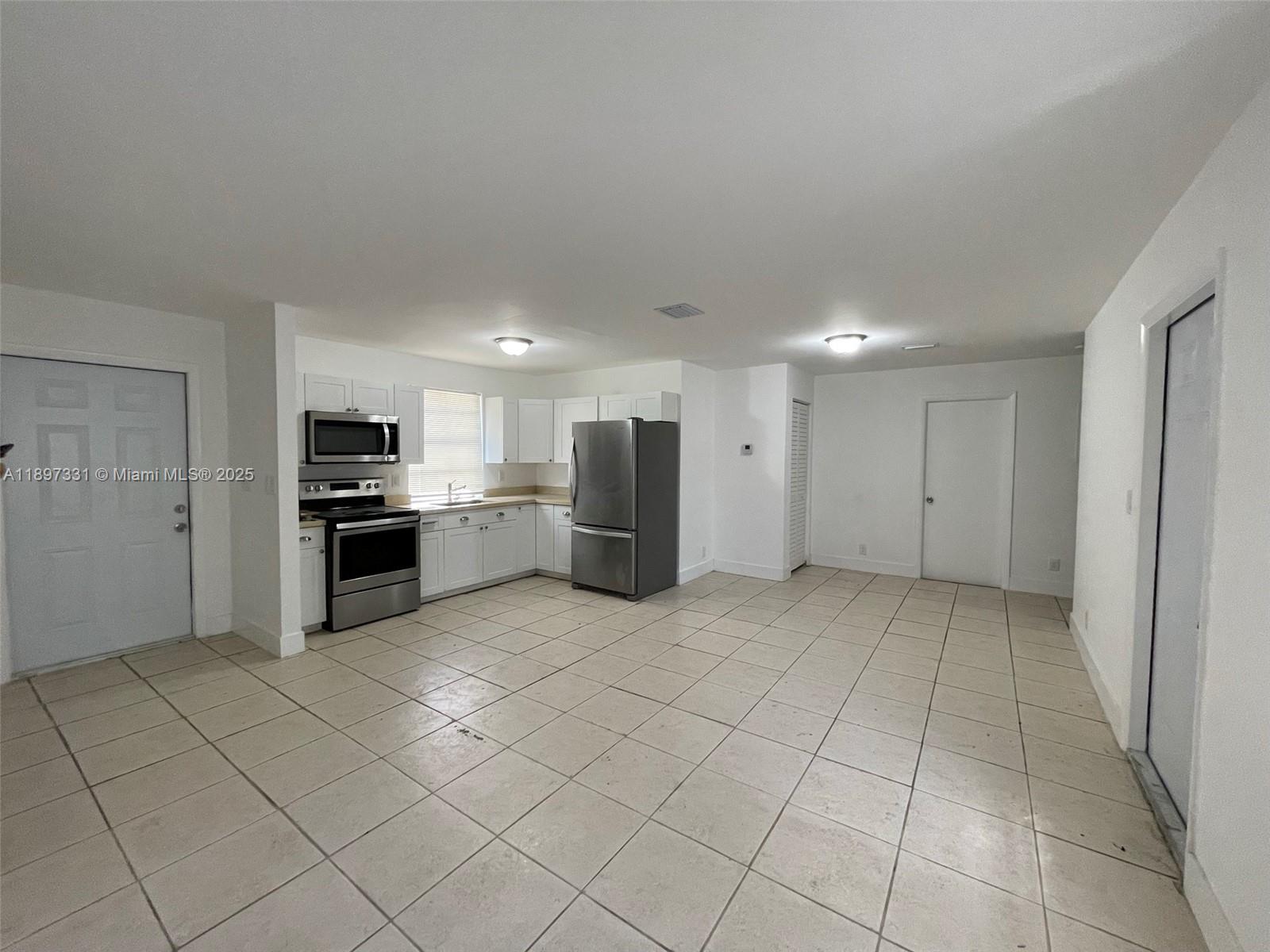 HOLLYWOOD - Residential Lease