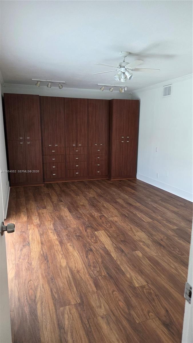 HOLLYWOOD GOLF ESTATES SE - Residential