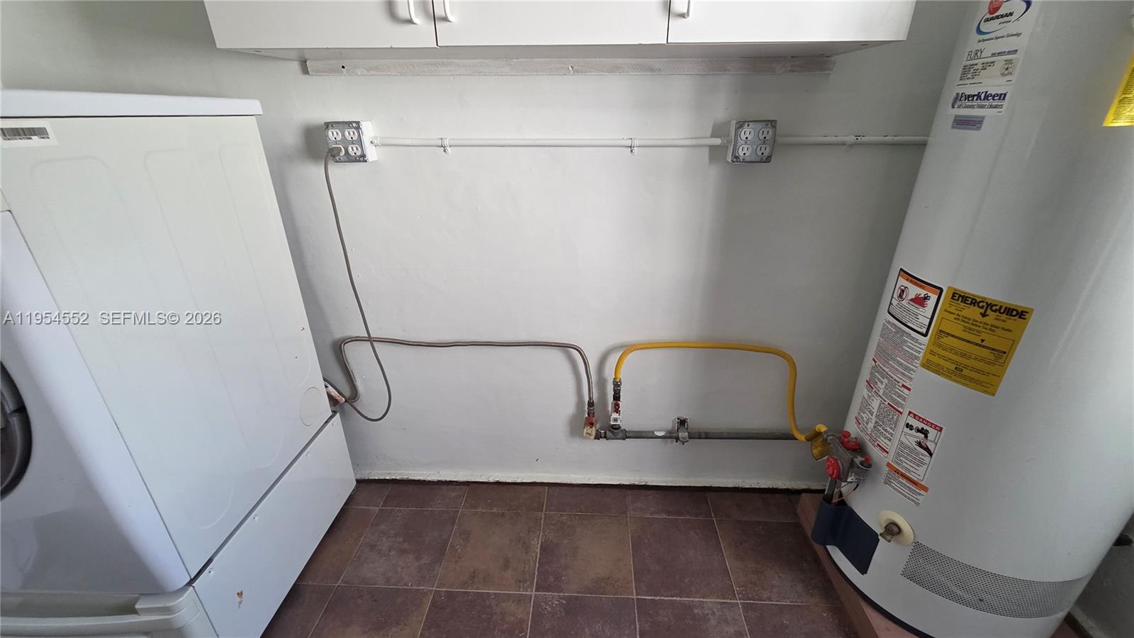 HOLLYWOOD GOLF ESTATES SE - Residential