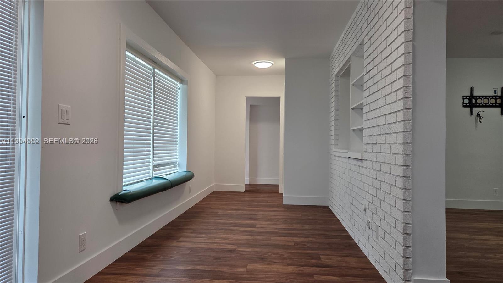 HOLLYWOOD GOLF ESTATES SE - Residential